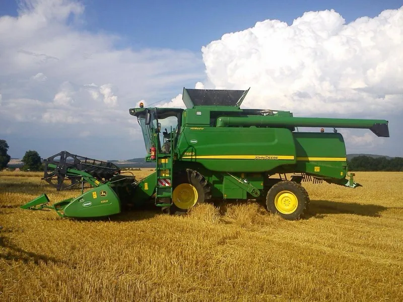 John Deere T