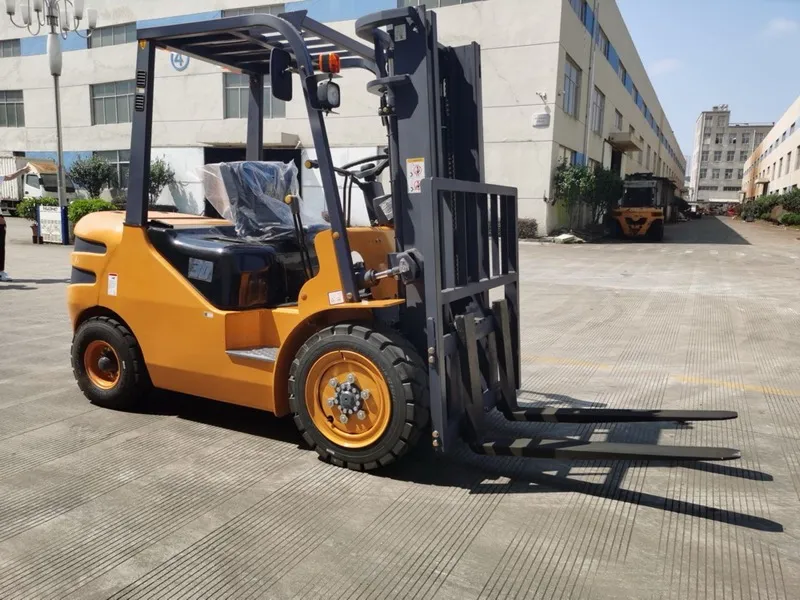 UN Forklifts FD30