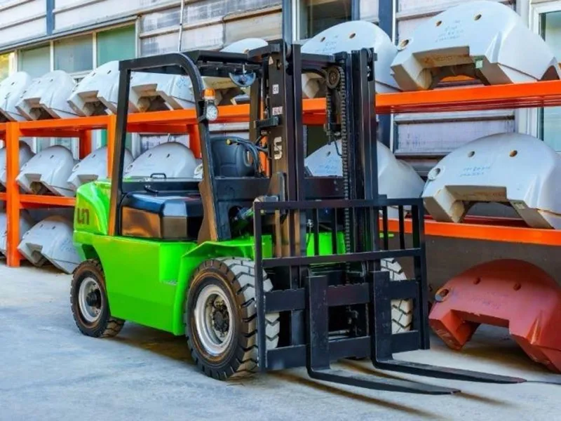 UN Forklifts FB50