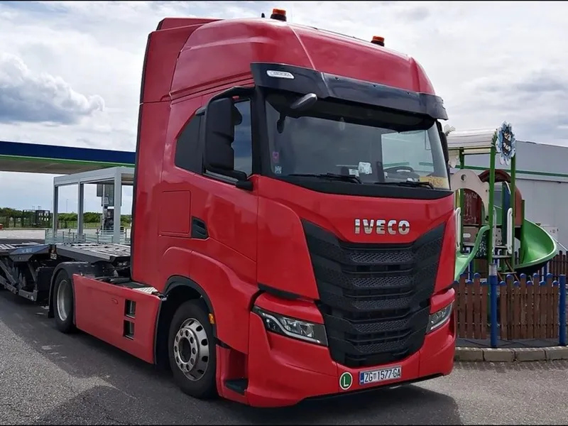 IVECO S-WAY
