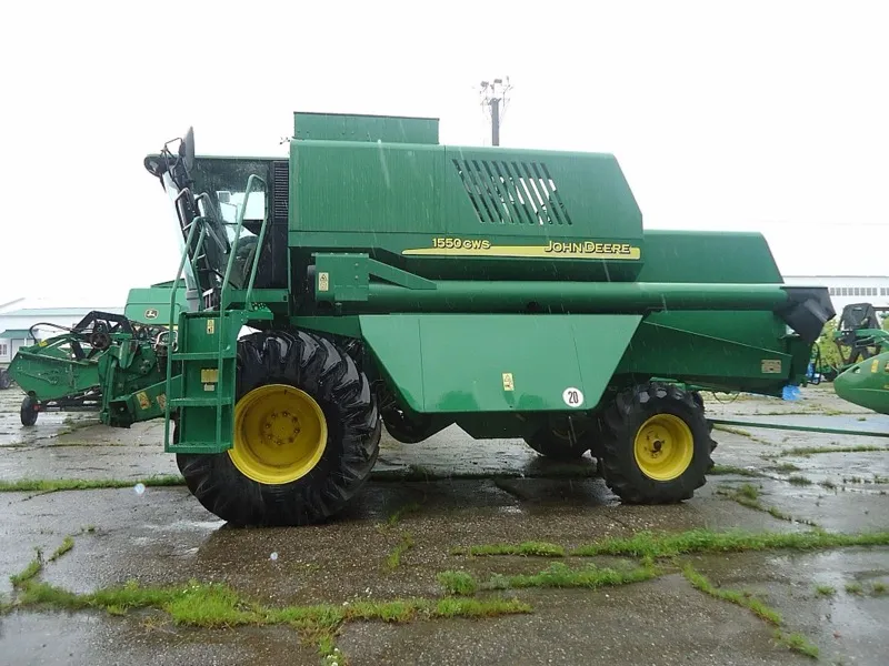 John Deere 1550